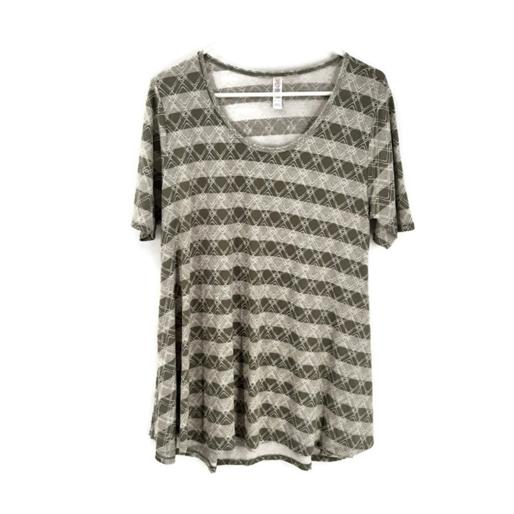 Lularoe tee sz large
